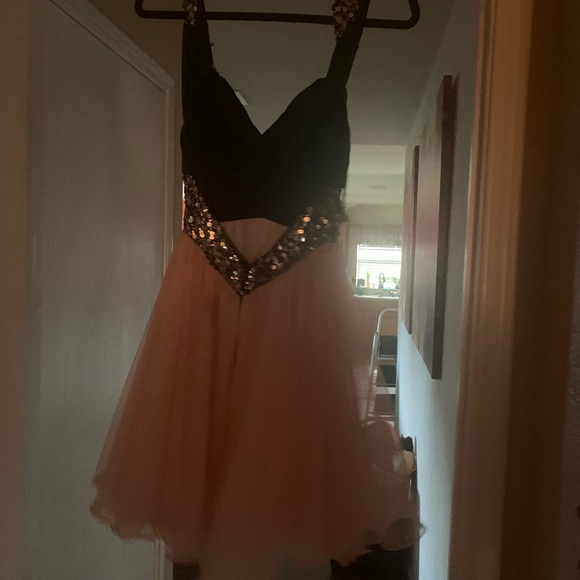 evening dresses - Picture 3 of 3